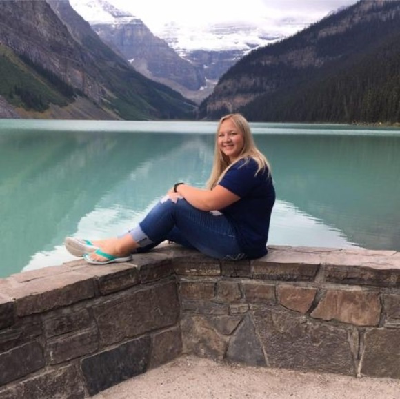 Meet your Posher, Amanda - Picture 1 of 1